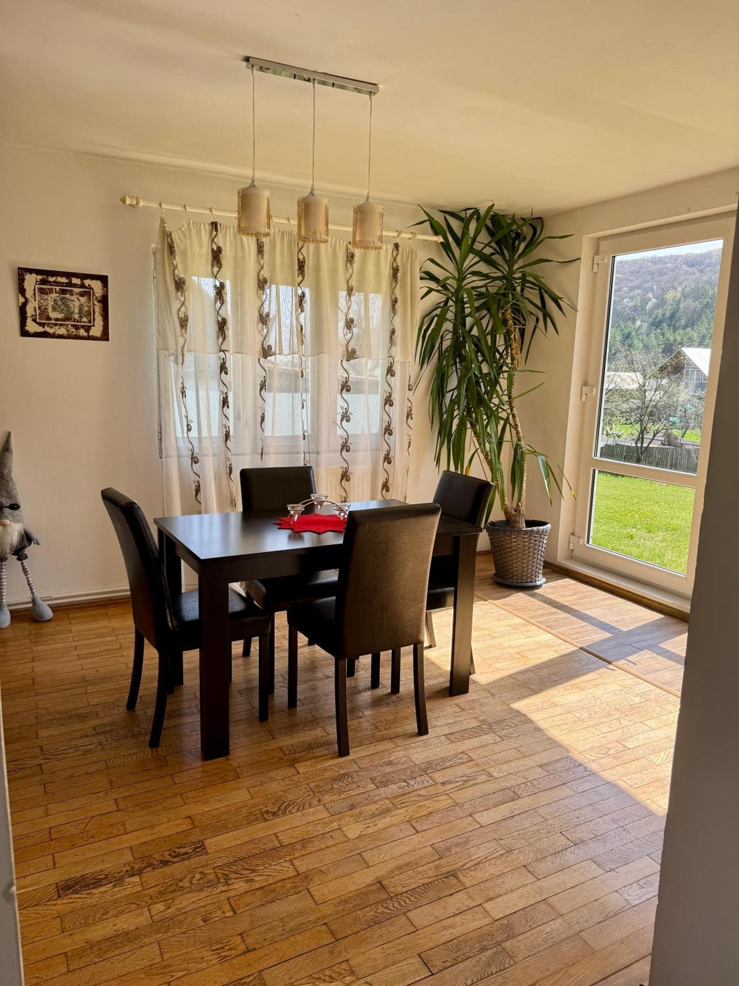 Vila Cozy, Panorama Superba, Gratar Si Relaxare Пьятра-Нямц Экстерьер фото